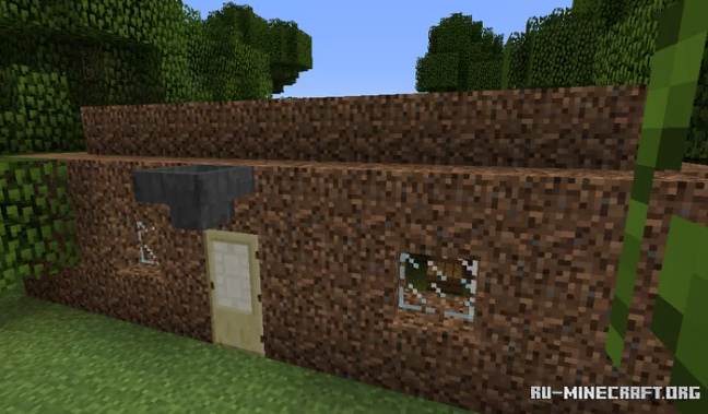 Вид на дом снаружи в Minecraft, окруженный природой и деревьями