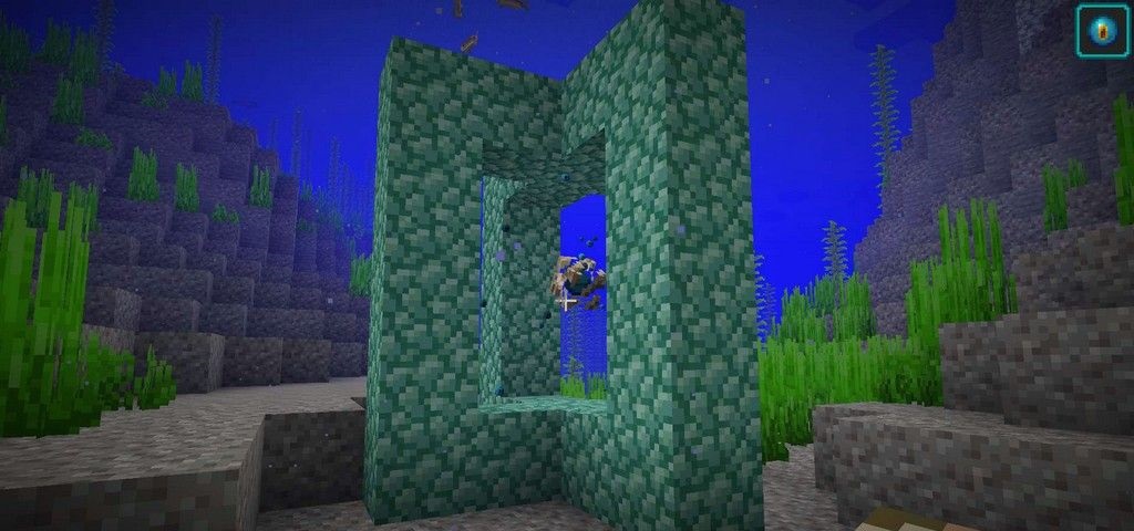 Подводная база в Minecraft с защитой от утопленников благодаря модификации