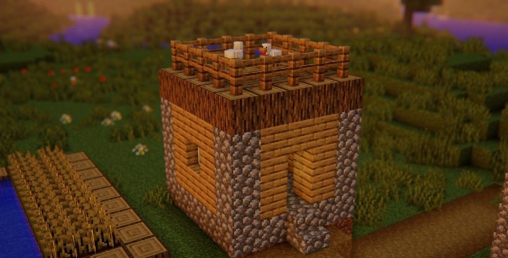 Игроки на сервере Minecraft строят город в режиме выживания