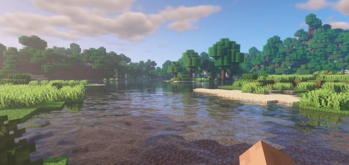 Игрок добывает дерево в Minecraft для создания первых инструментов
