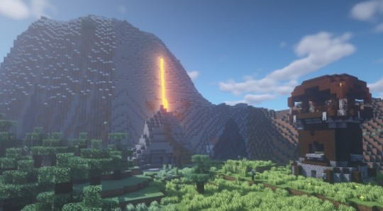 Игрок в шахте добывает алмазы в пещере Minecraft