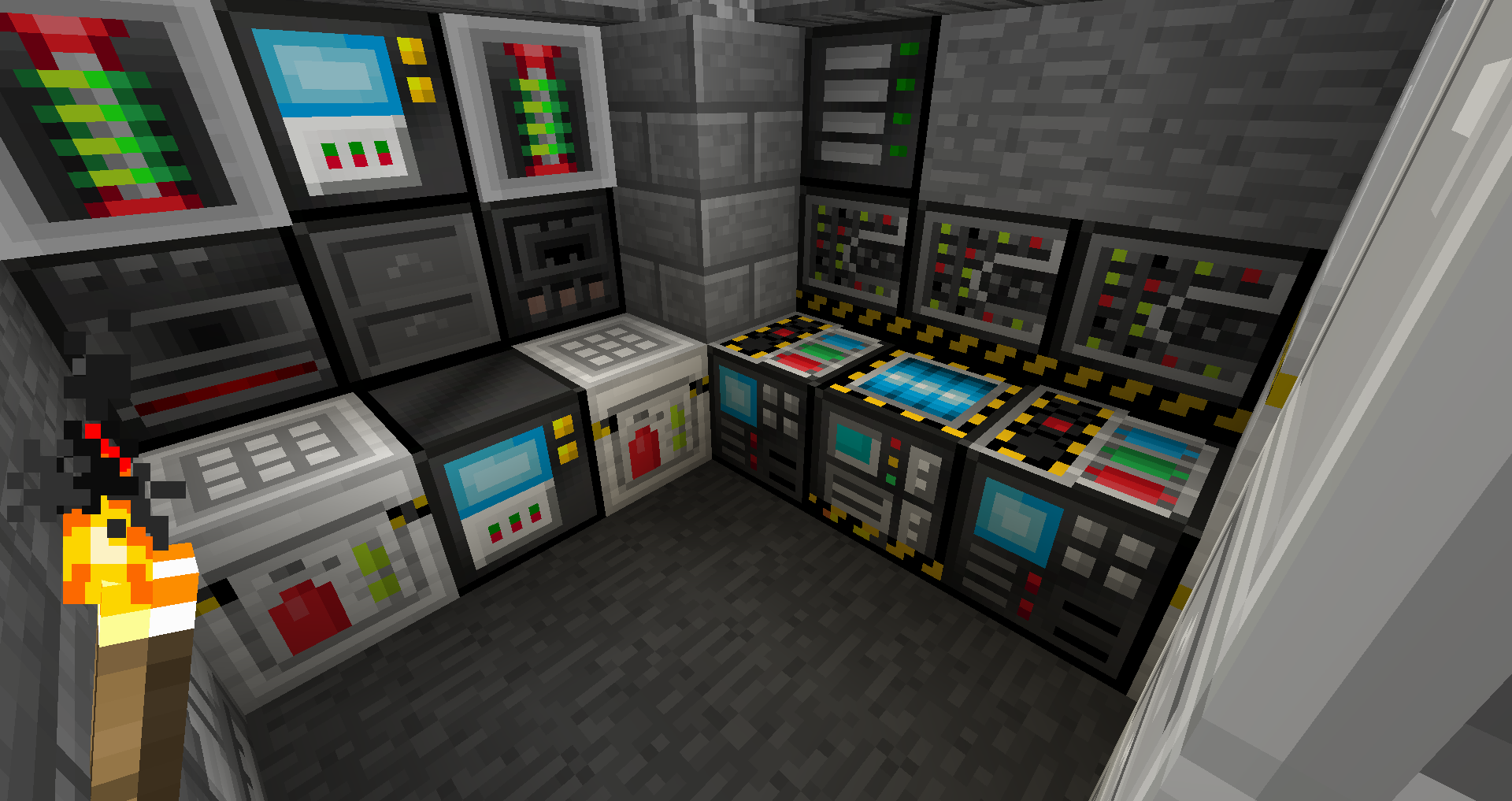 Ночное выживание в Minecraft: игрок прячется в доме от мобов