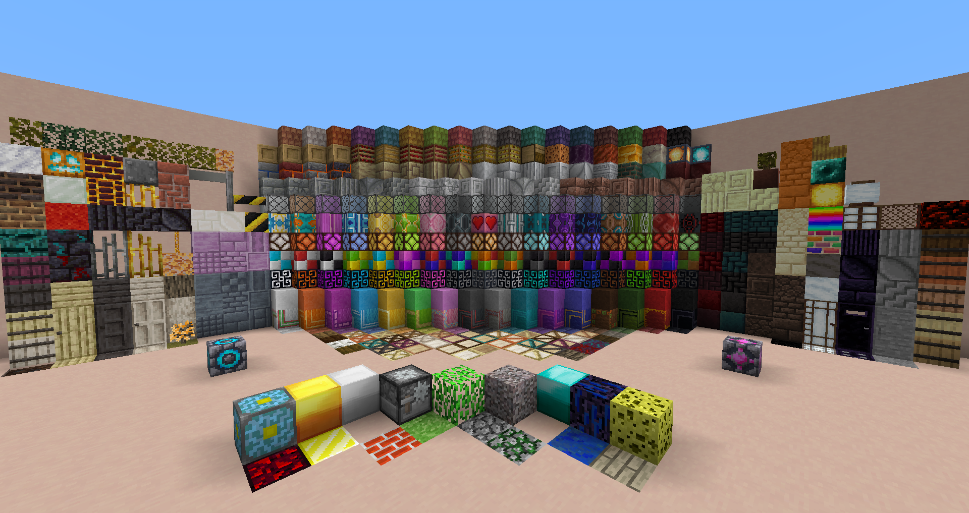 Группа игроков в Minecraft исследует пещеру с факелами