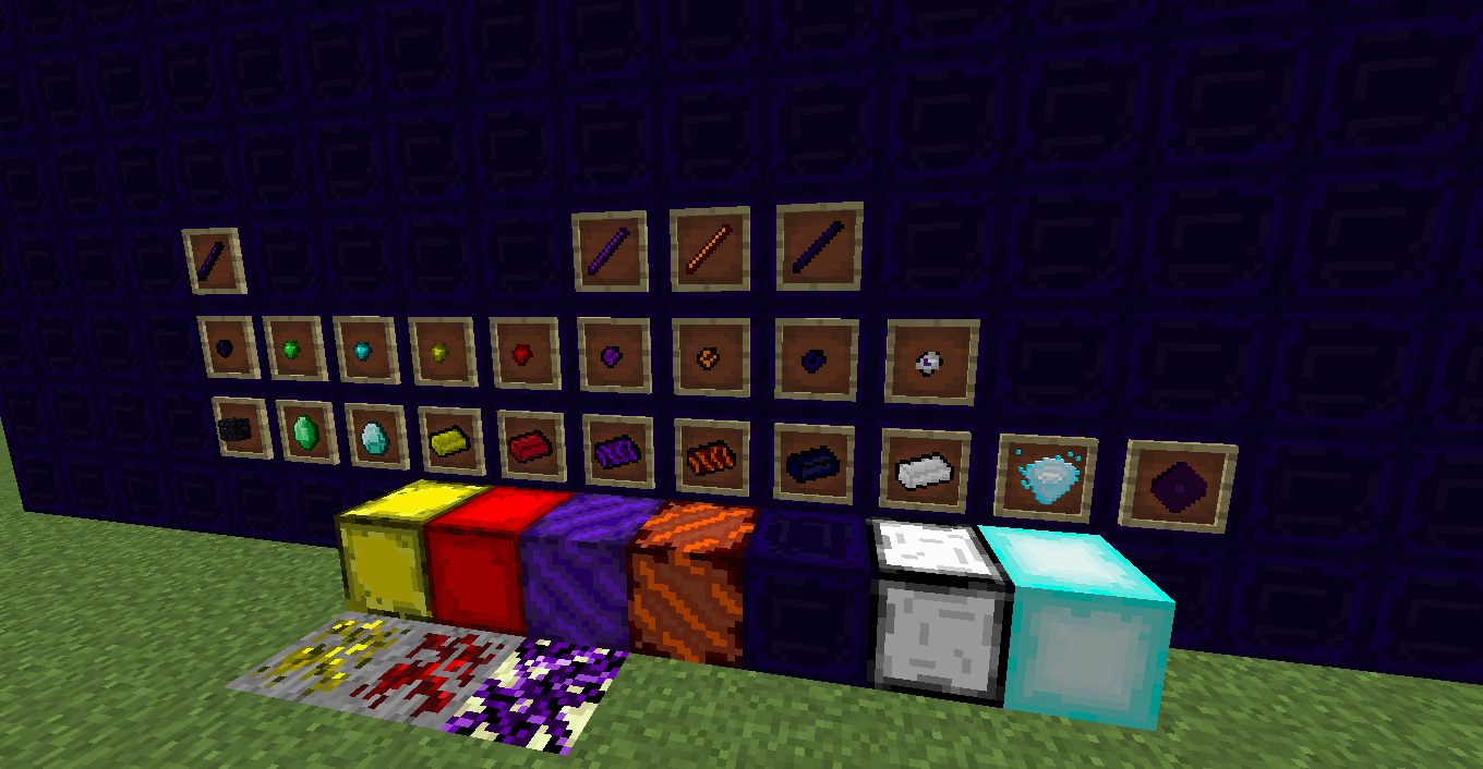 Сравнение стандартного и модифицированного интерфейса Minecraft с новыми элементами