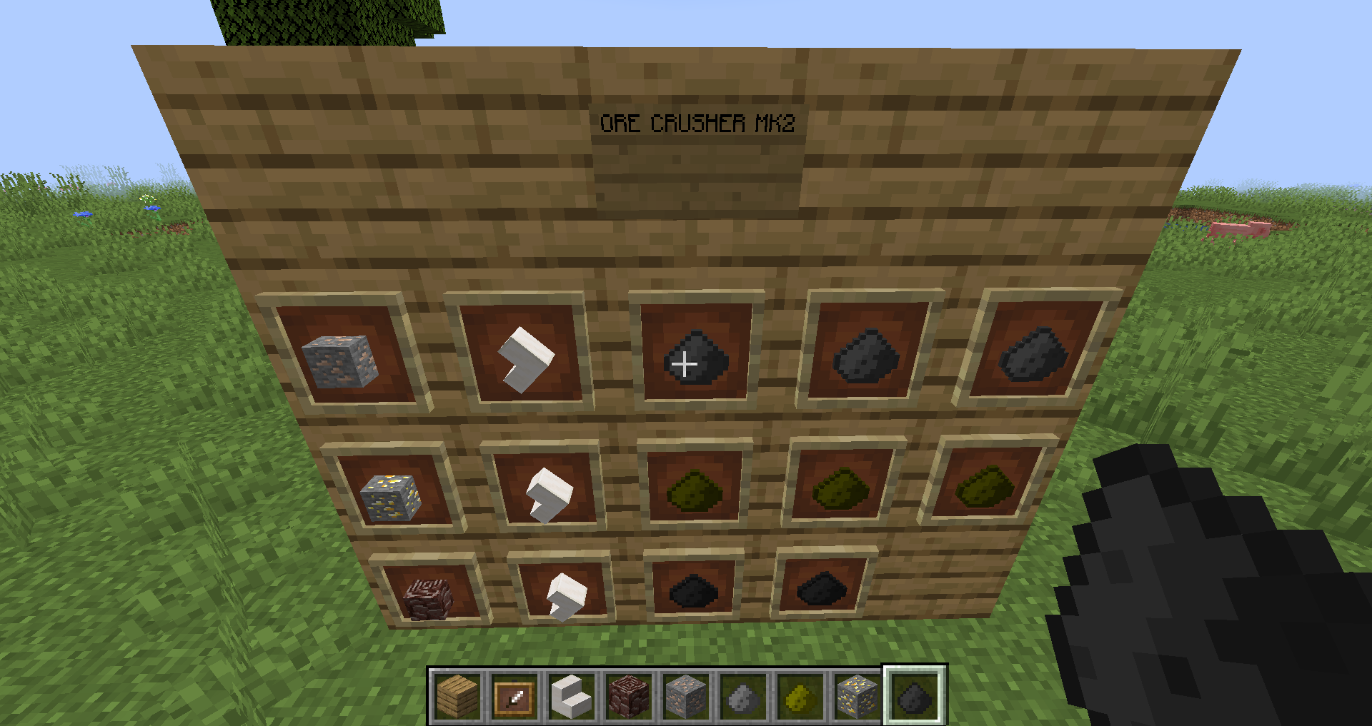 Игрок летает на элитрах в Minecraft
