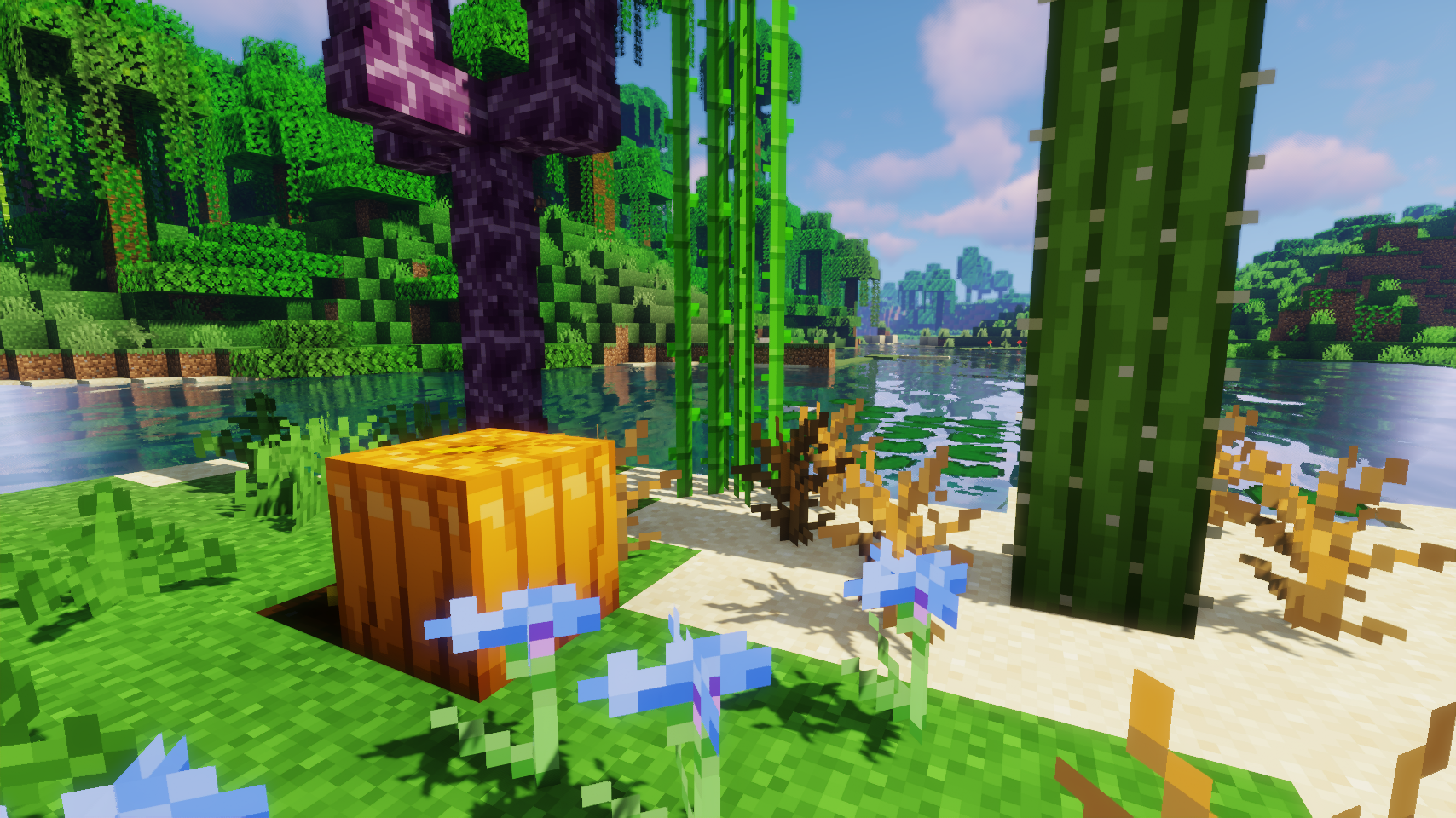 Красивый биом равнин в Minecraft с зелеными холмами и овцами