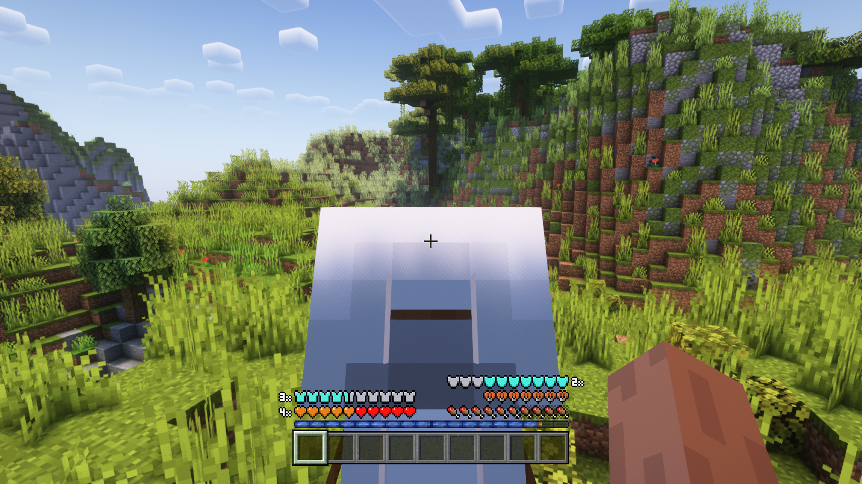 Игрок добывает дерево в Minecraft для создания первых инструментов
