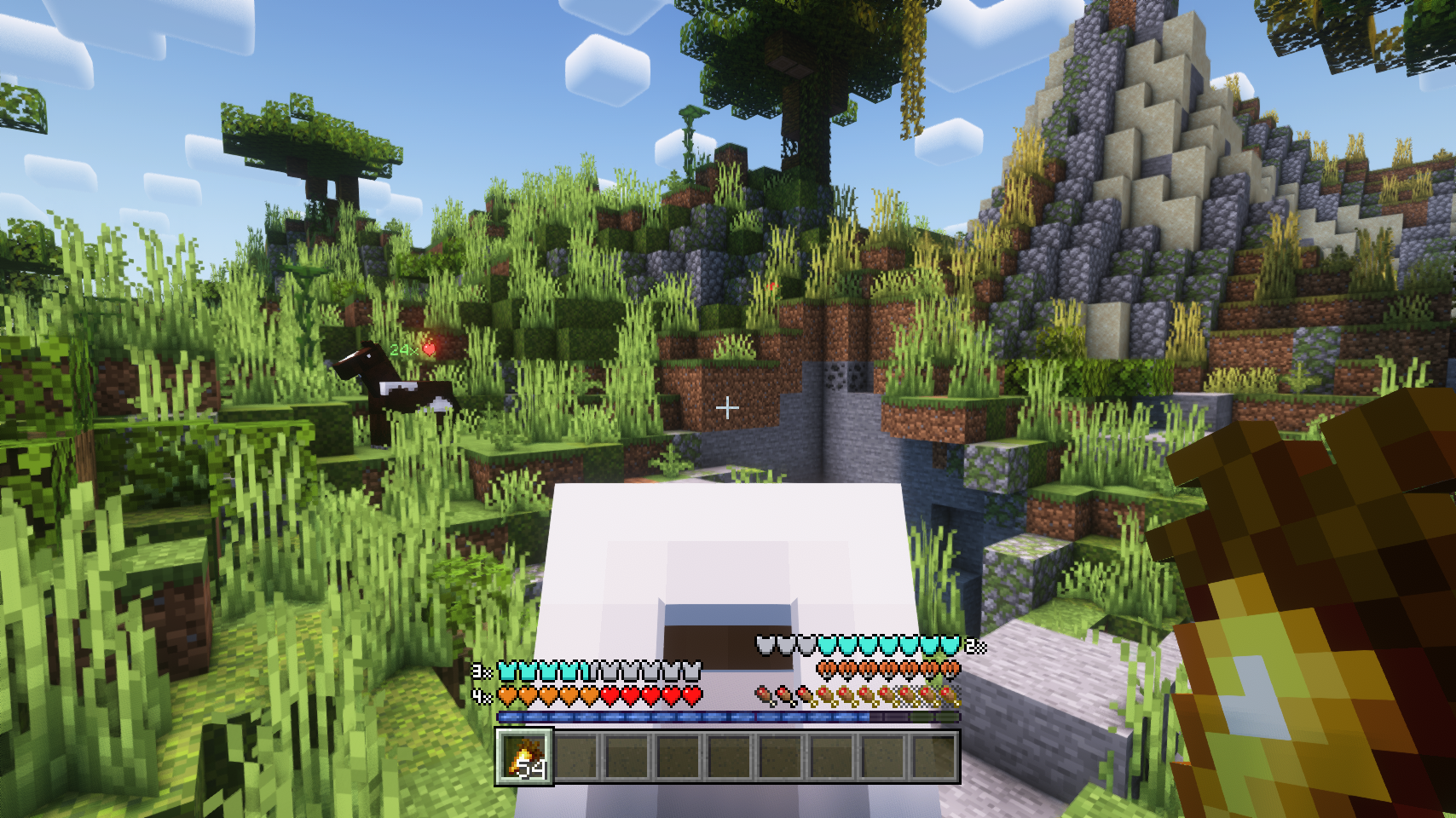Красивый закат в Minecraft над горами и лесом