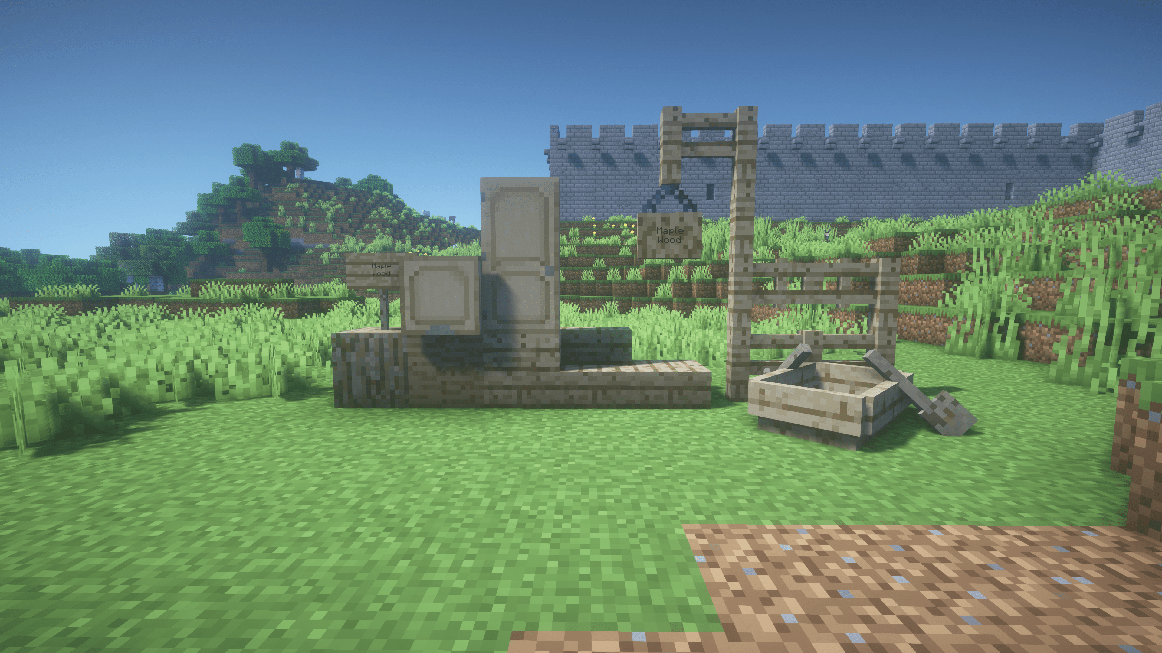 Верстак с рецептами крафта кирки, меча и факелов в Minecraft