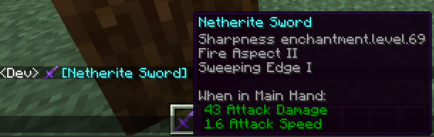Игрок демонстрирует редкий предмет в чате Minecraft с помощью мода Showcase Item