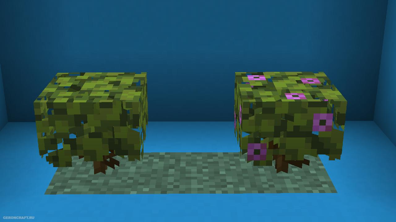 Биом цветущего леса с азалиевыми деревьями в Minecraft