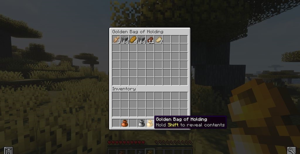 Игрок использует Bag of Holding в Minecraft для переноски ресурсов