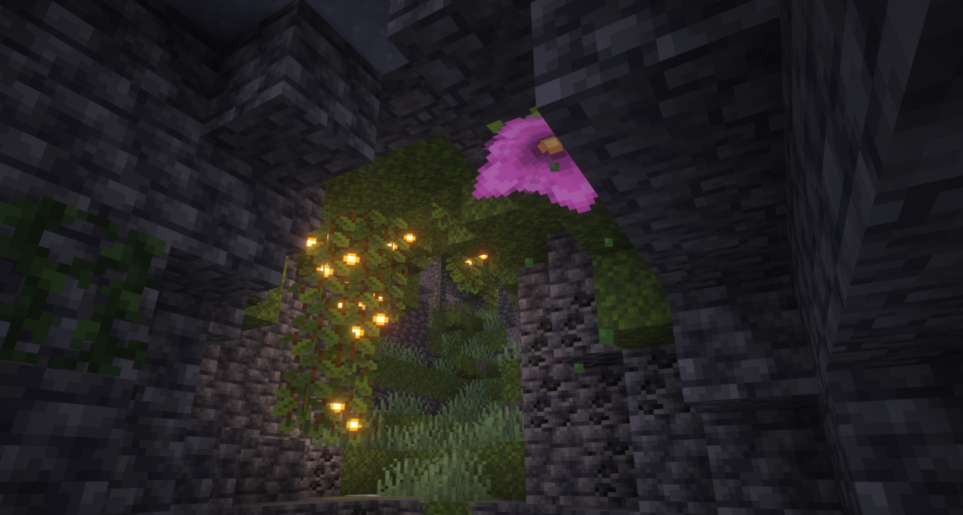 Подземный лес с уникальными растениями и водопадами в Minecraft с модом Better Lush Caves