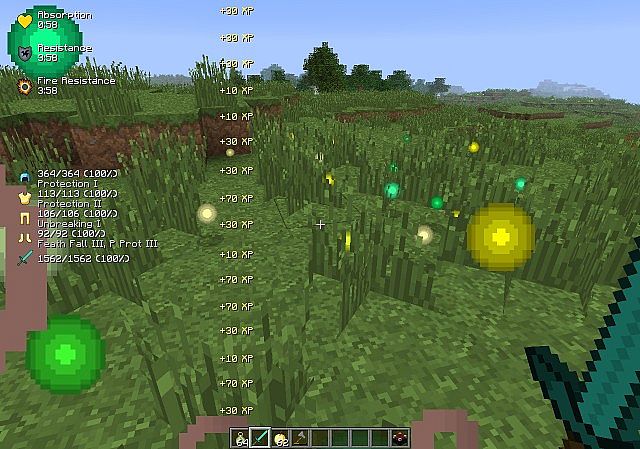 Сравнение стандартного и модифицированного интерфейса для PvP в Minecraft
