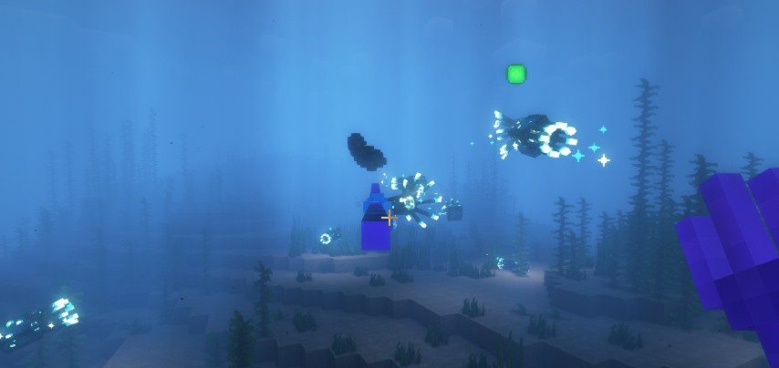 Сравнение обычного и улучшенного трезубца в Minecraft
