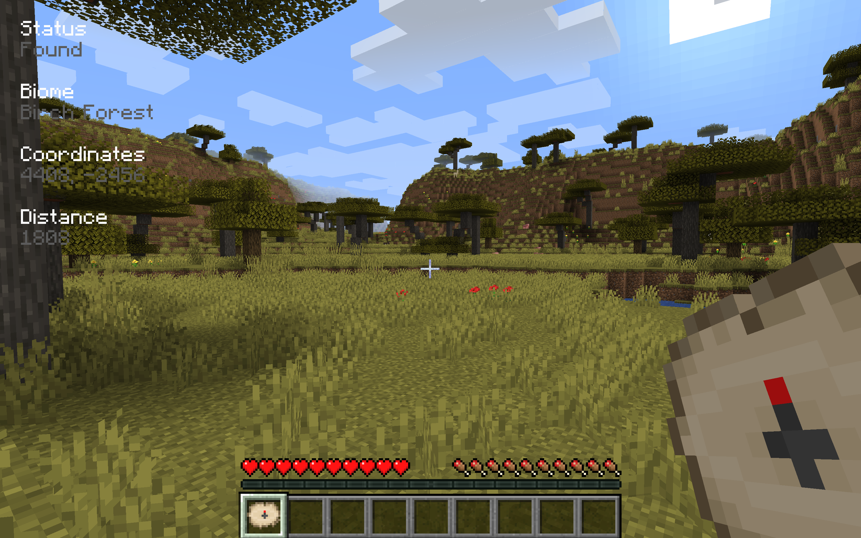 Игроки на сервере Minecraft в режиме PvP и строительстве