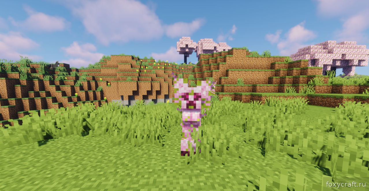 Сравнение обычного и вишнёвого крипера в Minecraft