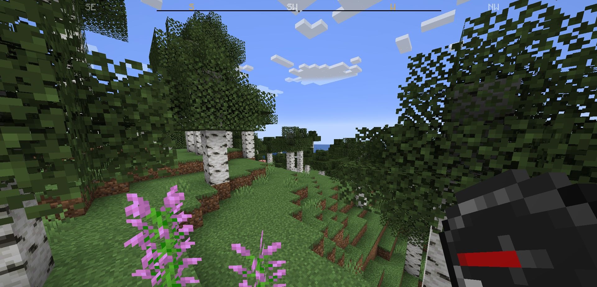 Пример использования Compass Ribbon во время строительства в Minecraft