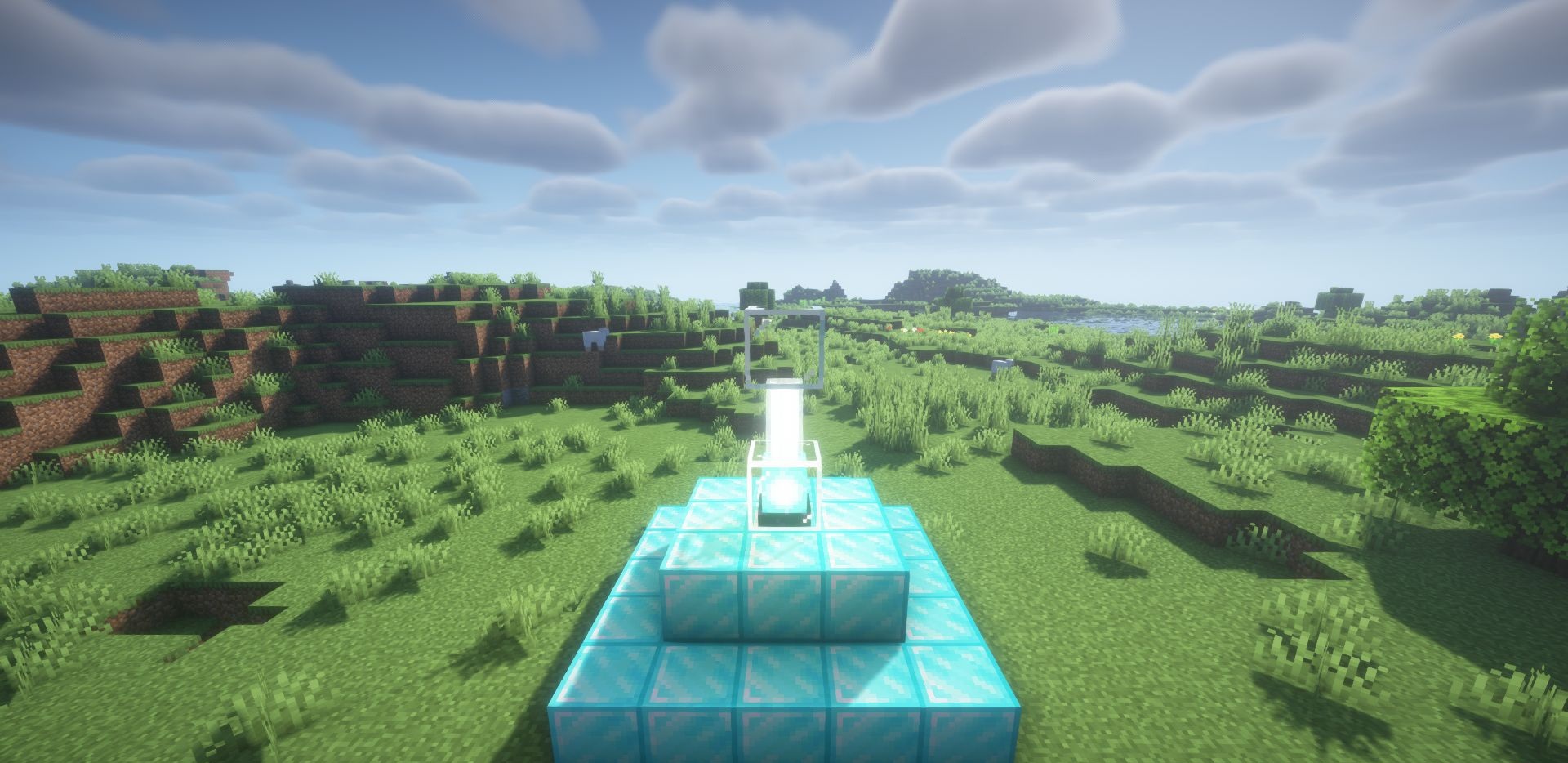 Сравнение стандартных и модифицированных лучей маяков в Minecraft