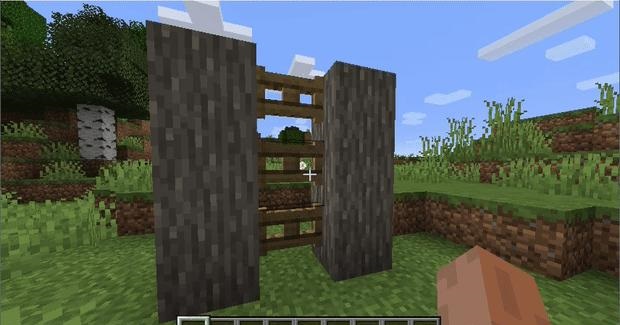 Группа игроков строит город на сервере Minecraft