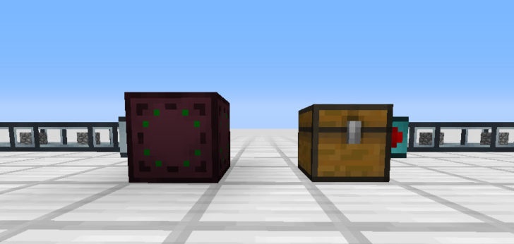 Сравнение обычной и улучшенной логистики в Minecraft с помощью мода Entangled