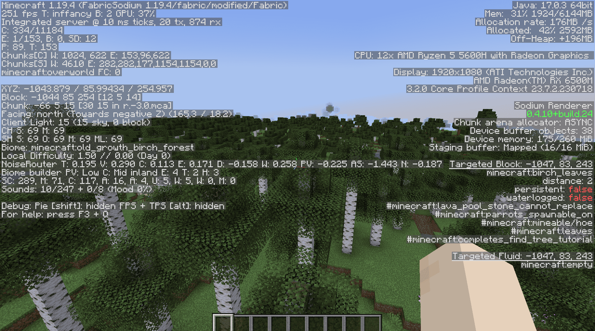 Сравнение интерфейса Minecraft до и после установки Exordium Mod