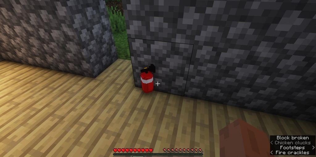 Готовый огнетушитель в руках игрока - применение мода Kaworru’s Fire Extinguisher
