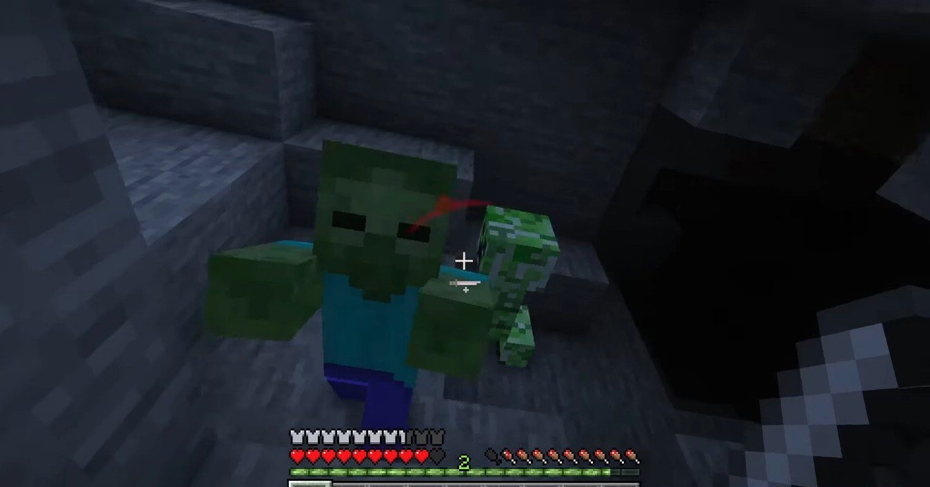 Пример работы Hit Indication Mod в бою с криперами в Minecraft