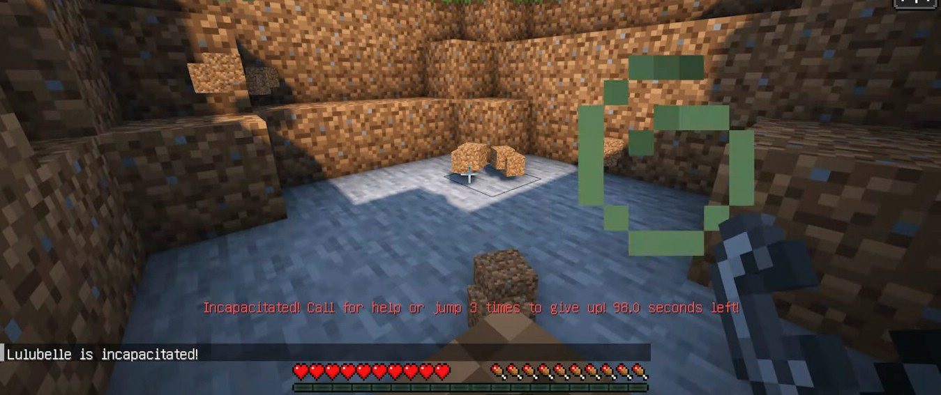 Группа игроков спасает упавшего без сознания персонажа в Minecraft