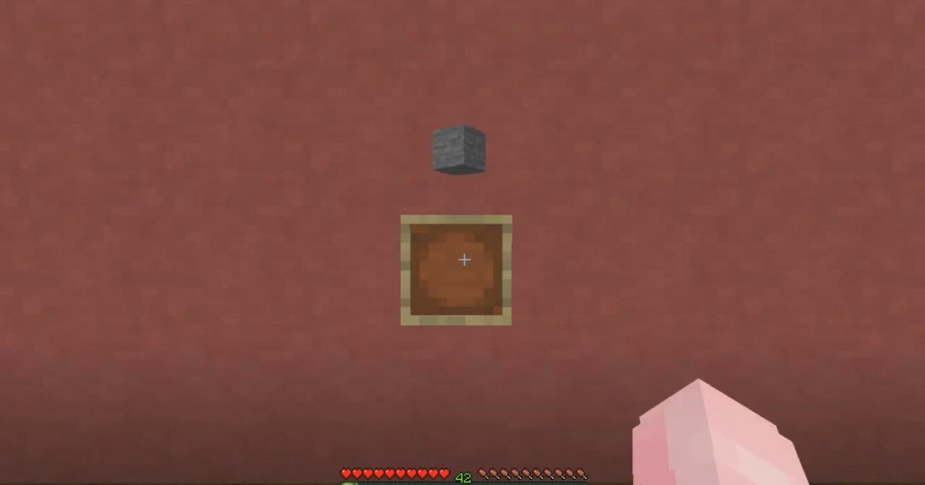 Сравнение Invisible Frames с другими модами для декора в Minecraft