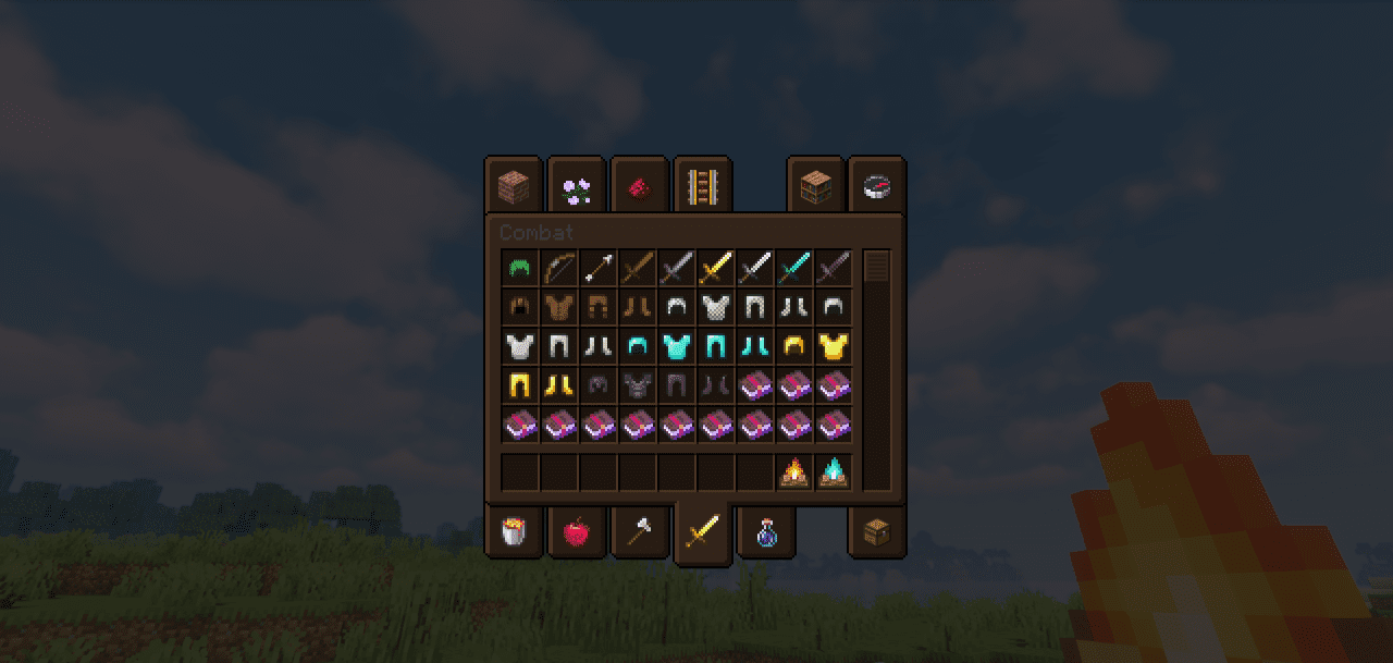 Сравнение стандартного и изменённого интерфейса Minecraft с KrisKringle’s Lush GUI