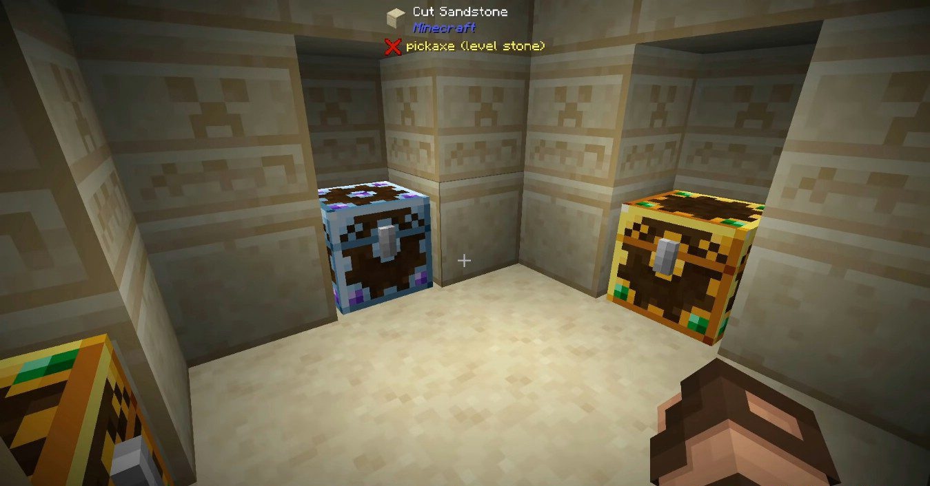 Сравнение обычных сундуков и сундуков с модом Lootr в Minecraft