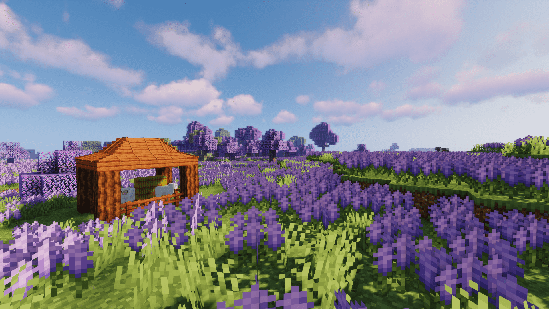 Сравнение стандартных и модифицированных крыш в Minecraft