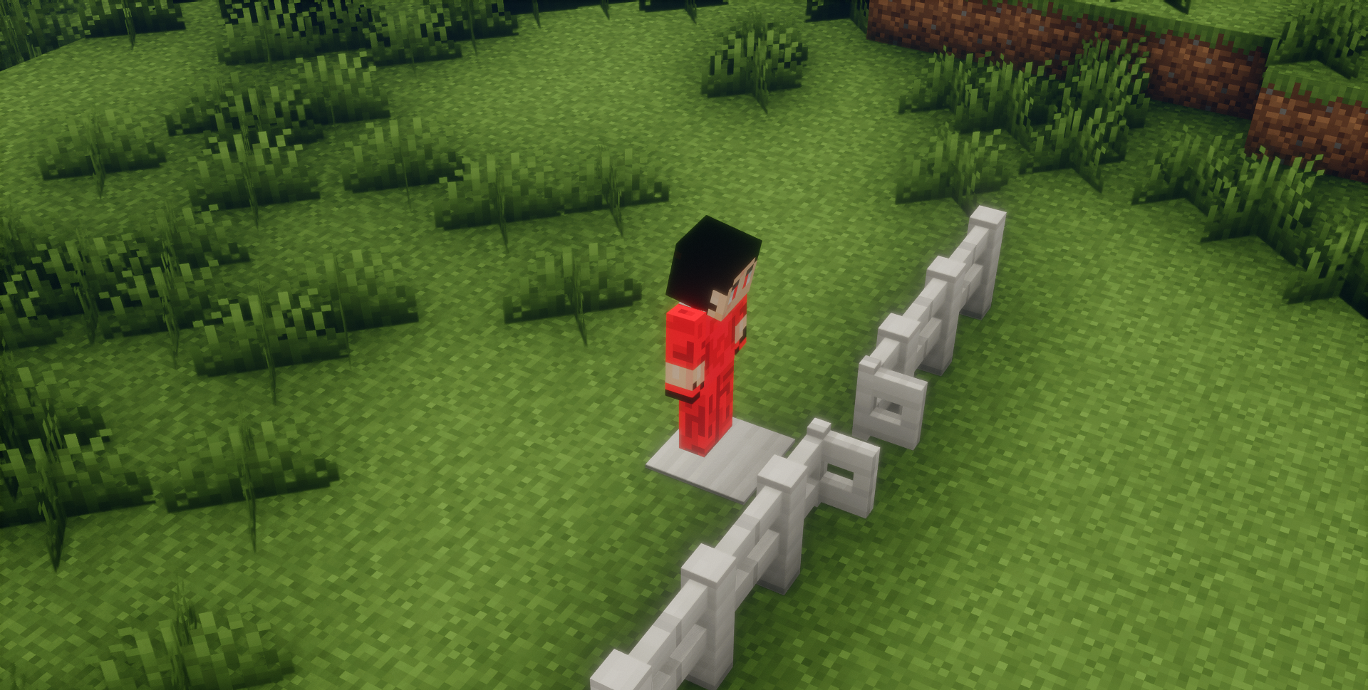 Сравнение разных типов заборов в Minecraft с модом Metal Fences