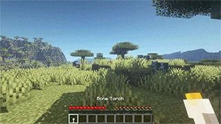 Сравнение обычного факела и Torch Hit в Minecraft
