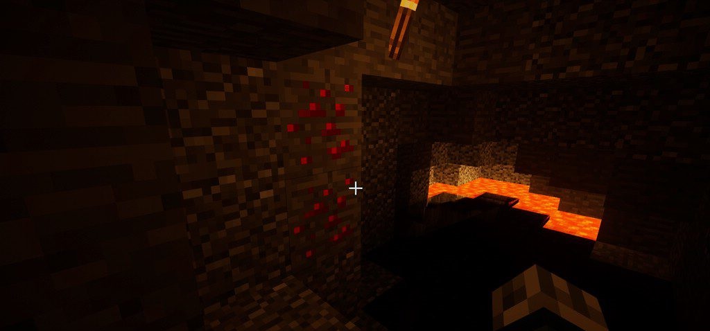 Редстоуновая руда в пещере без свечения в моде Mundane Redstone