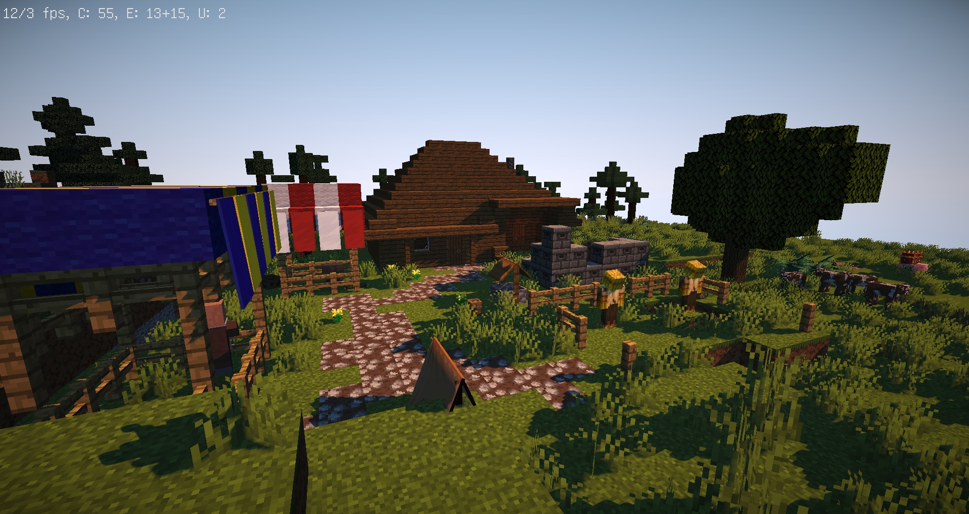Игрок исследует подземелье в Minecraft с факелом