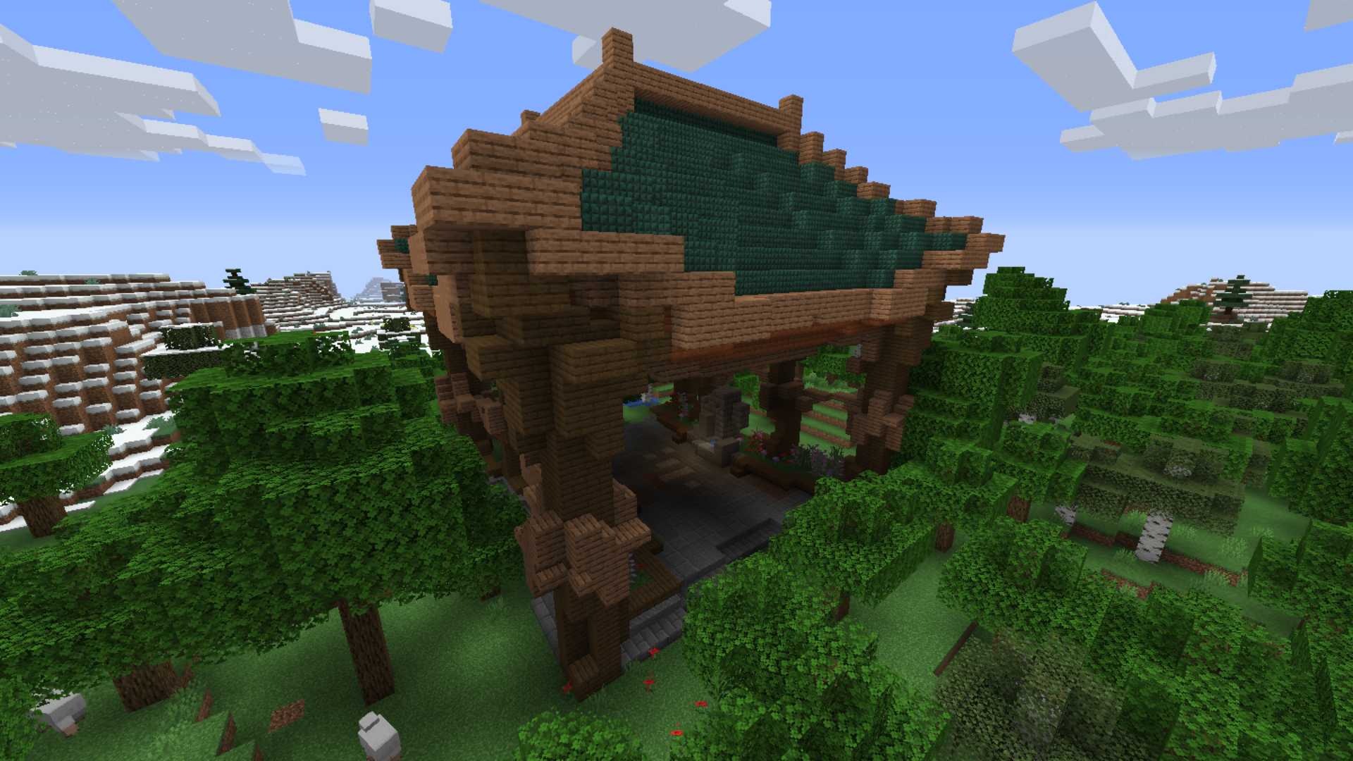 Восточный храм в Minecraft с красными крышами и традиционными элементами