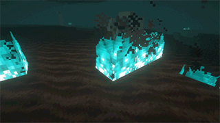 Сравнение обычного и синего пламени в Minecraft с модом Soul Fire'd