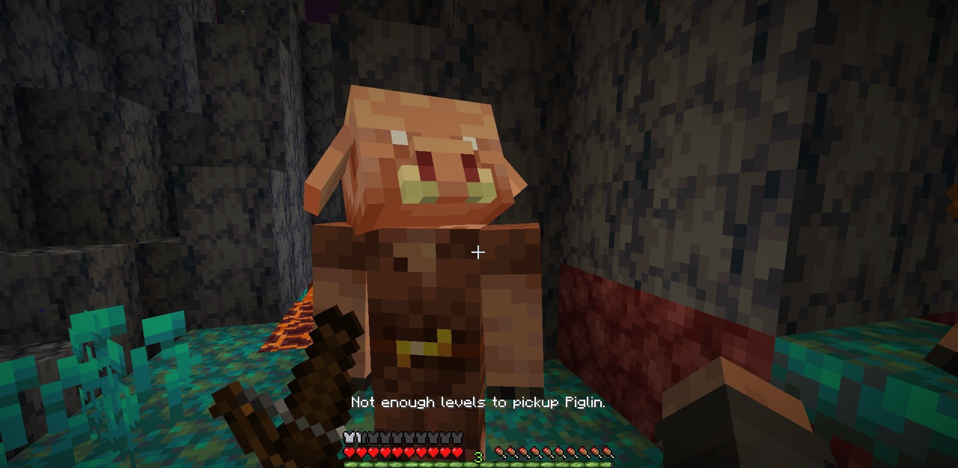 Игрок переносит пиглина в инвентаре в Minecraft