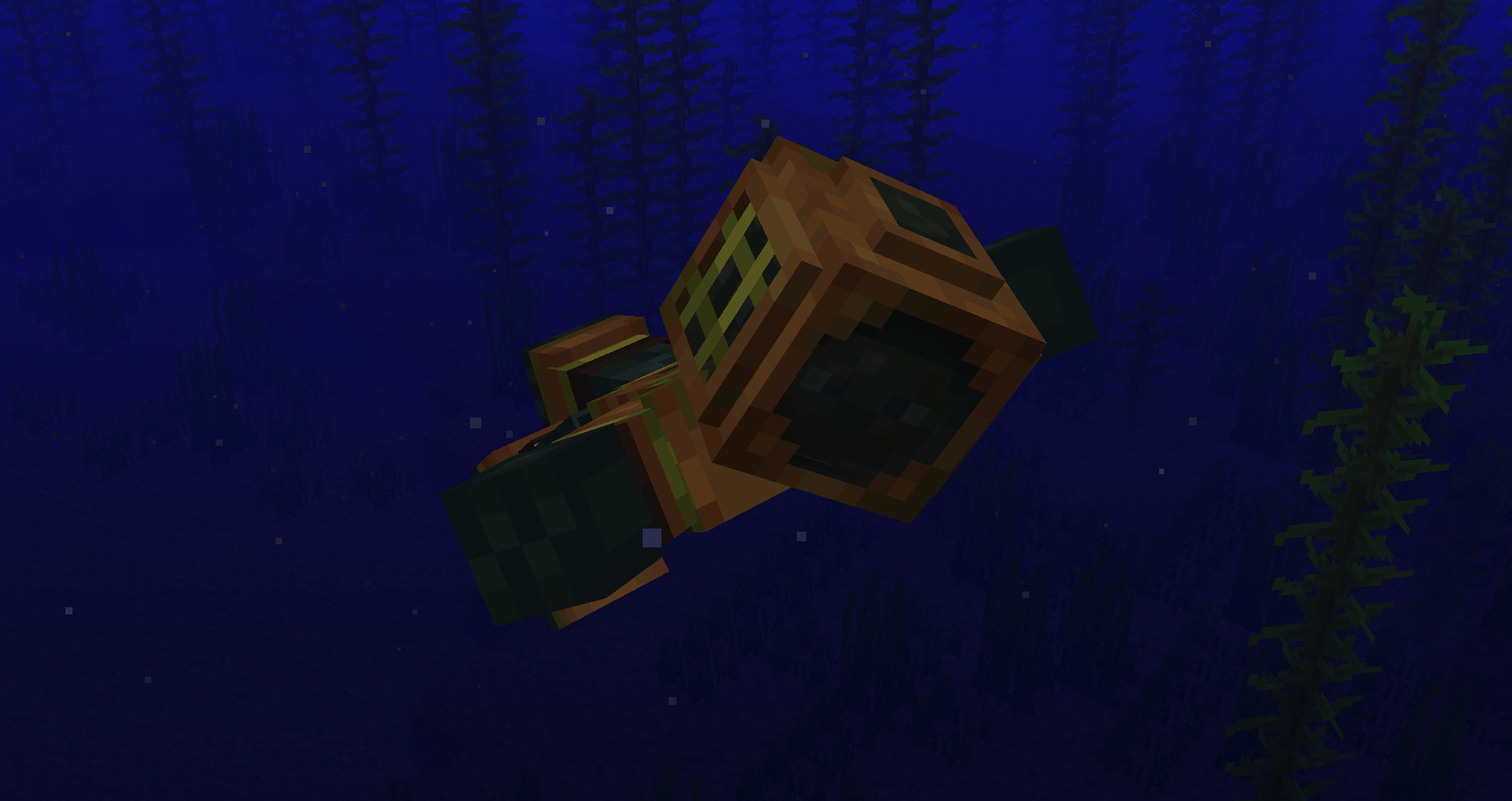 Игрок сражается с крипером в ночном лесу Minecraft