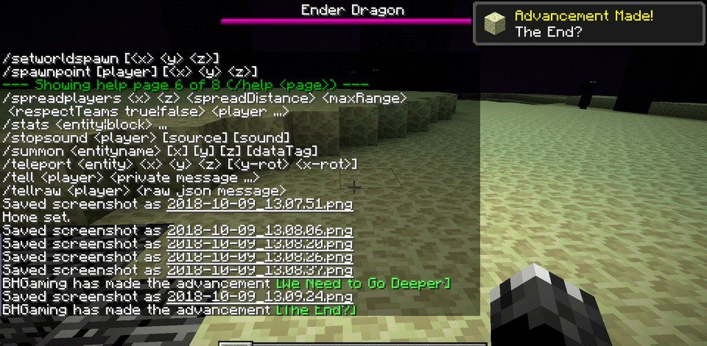 Игрок в Minecraft рядом с быстрым домом, созданным через QuickHomes