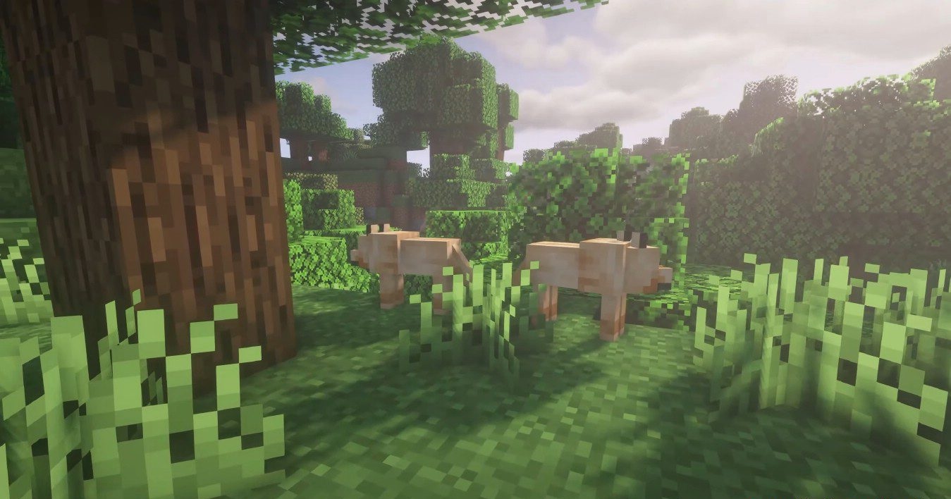 Волк в броне из мода RevampedWolf атакует скелета в Minecraft
