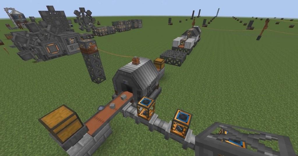 Главный экран Minecraft с выбором режимов игры