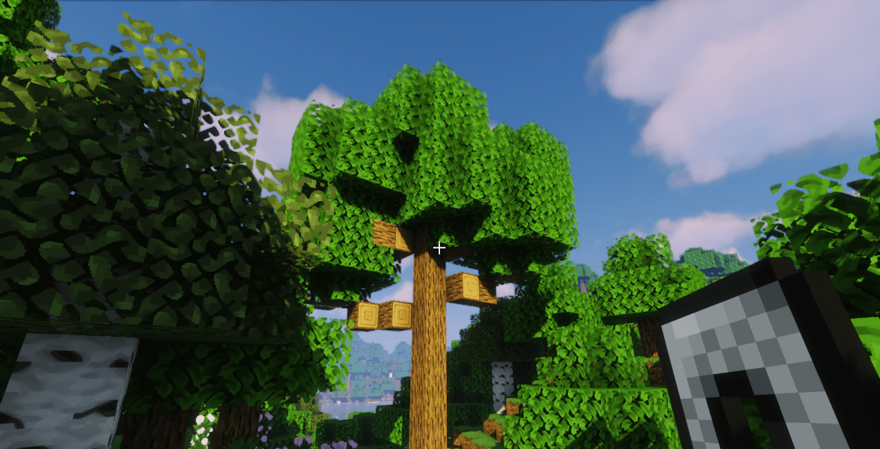 Игрок сражается с криперами на сервере Minecraft