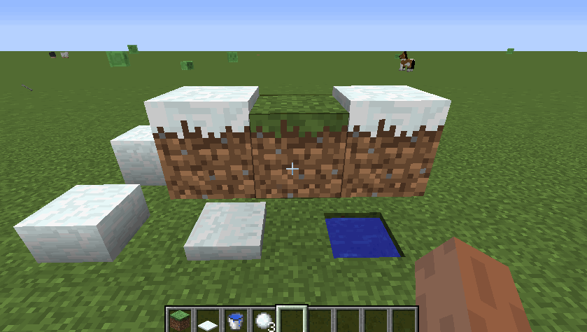 Зимний пейзаж в Minecraft с анимированным снегом и замерзшей рекой