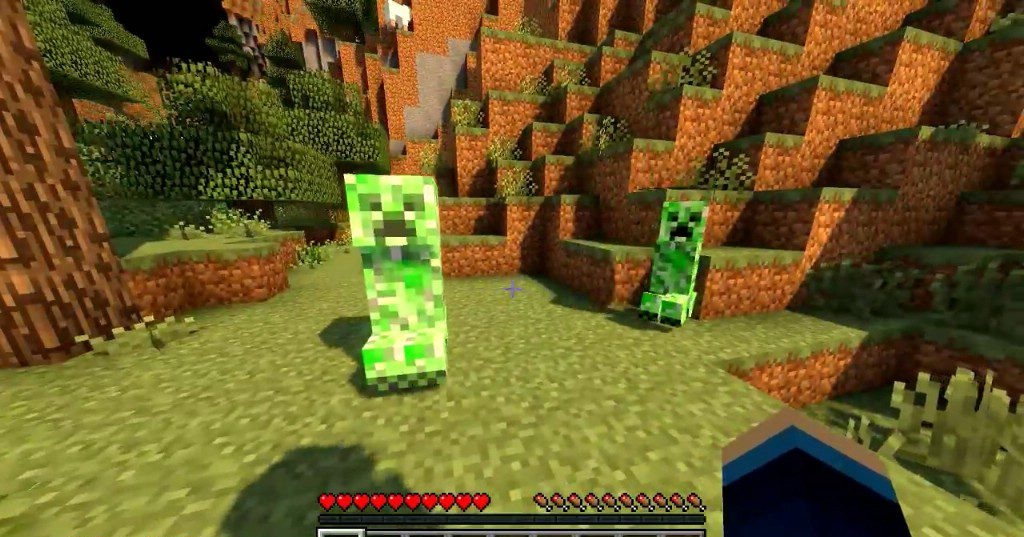 Крипер из мода Stalker Creepers подкрадывается к игроку в пещере