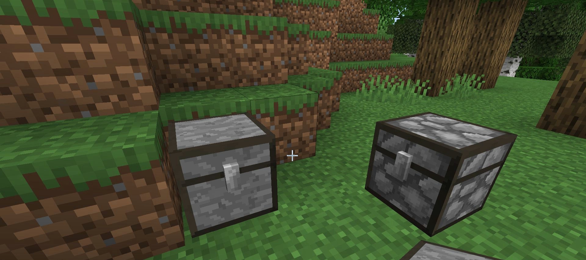 Каменный сундук в интерьере подземной базы Minecraft