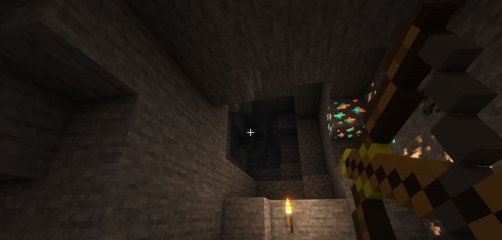 TorchBow в действии - игрок стреляет факелами в темном биоме Minecraft