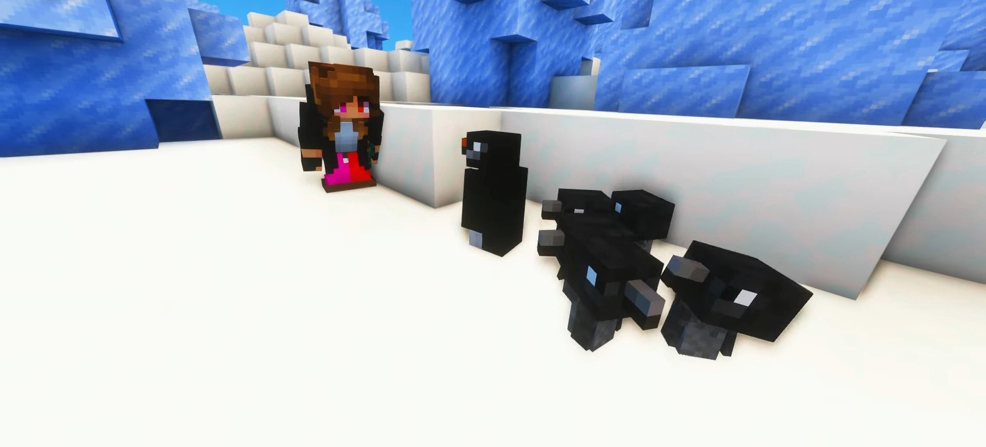 Прирученный пингвин следует за игроком по снежному биому в Minecraft